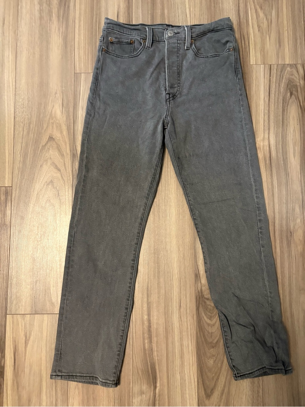 Levi's Women's Gray Straight-Leg Jeans